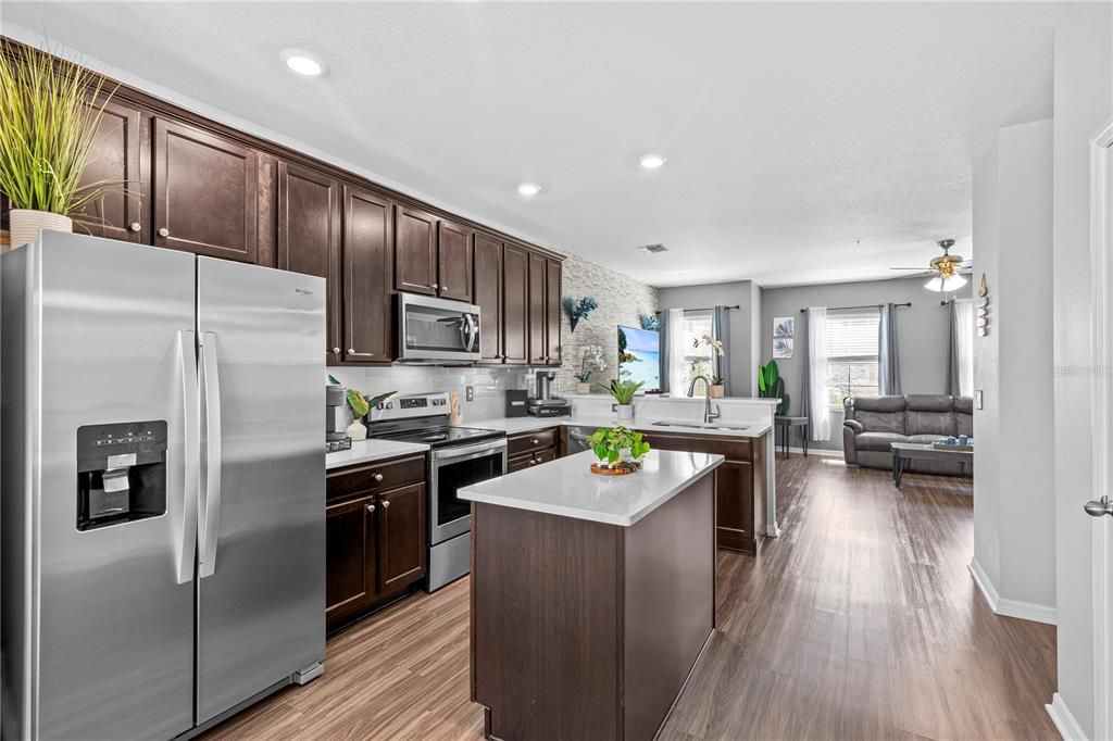 For Sale: $259,900 (2 beds, 2 baths, 1509 Square Feet)