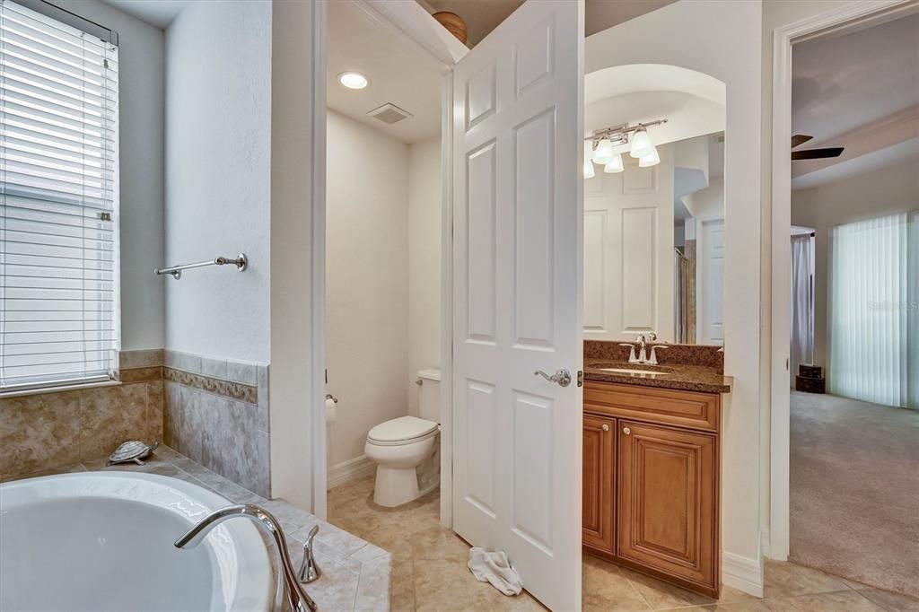 For Sale: $979,000 (4 beds, 2 baths, 2672 Square Feet)