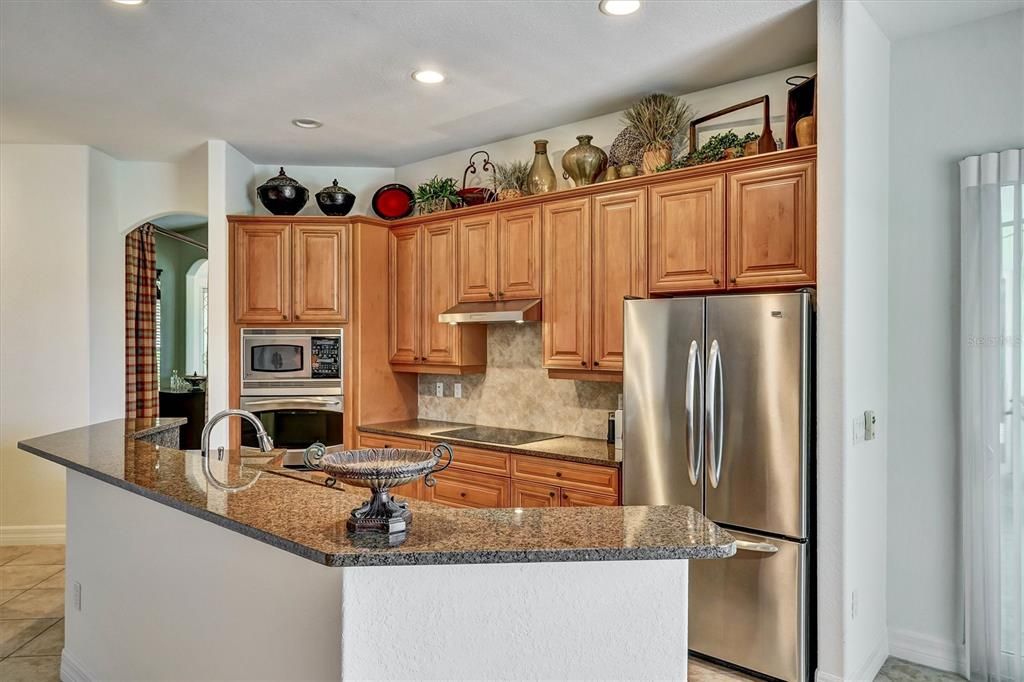 For Sale: $979,000 (4 beds, 2 baths, 2672 Square Feet)