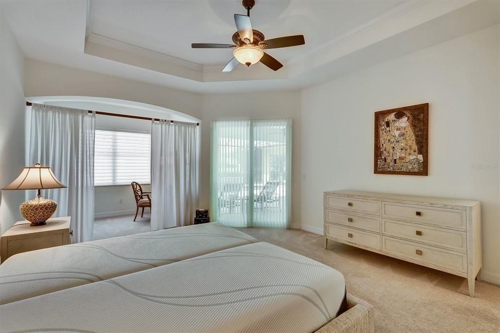 For Sale: $979,000 (4 beds, 2 baths, 2672 Square Feet)