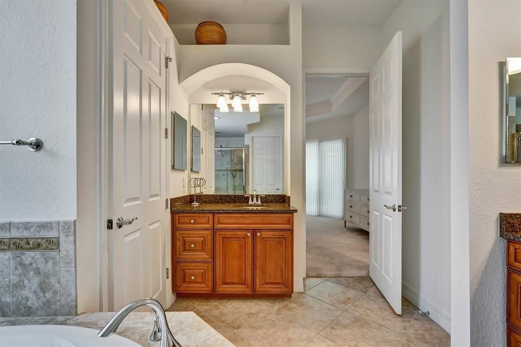 For Sale: $979,000 (4 beds, 2 baths, 2672 Square Feet)