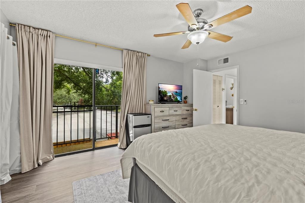 For Sale: $245,000 (2 beds, 2 baths, 1344 Square Feet)