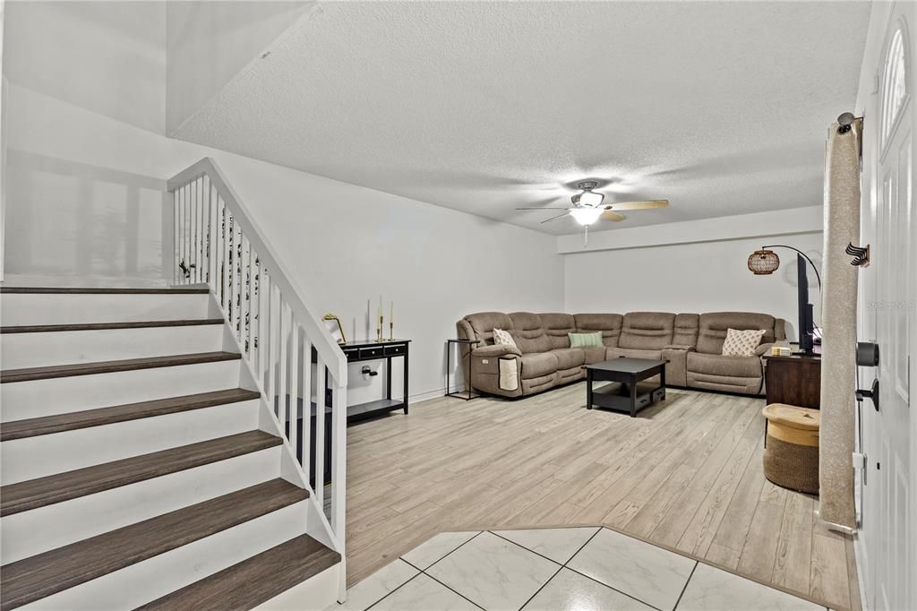 For Sale: $245,000 (2 beds, 2 baths, 1344 Square Feet)