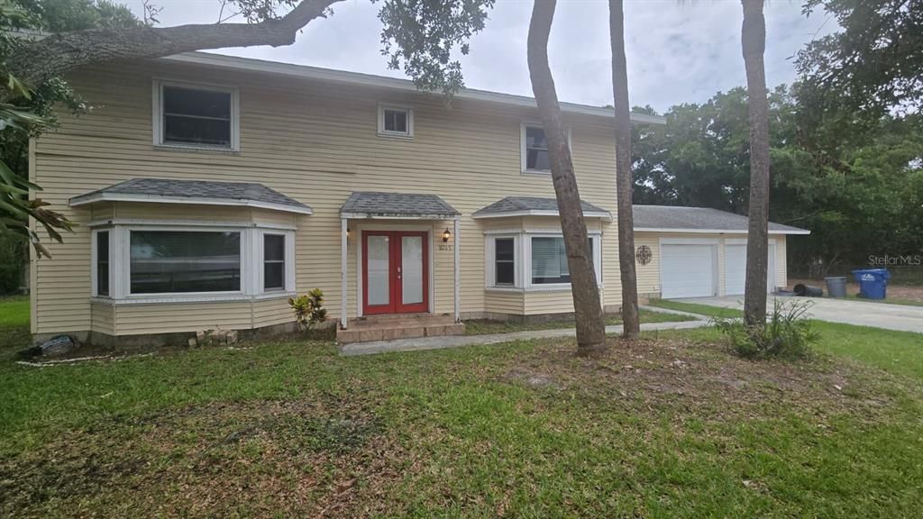 Active With Contract: $359,000 (5 beds, 3 baths, 3286 Square Feet)