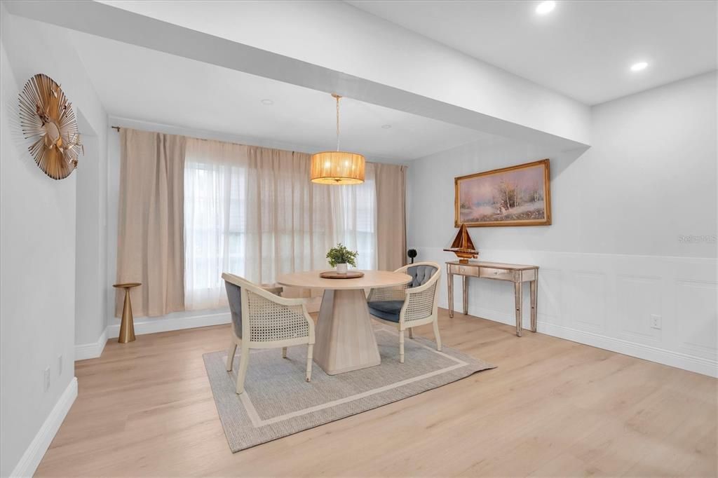 На продажу: $349,900 (2 спален, 2 ванн, 1550 Квадратных фут)