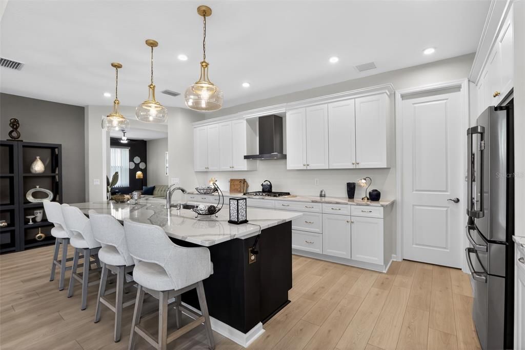 For Sale: $499,000 (2 beds, 2 baths, 1964 Square Feet)