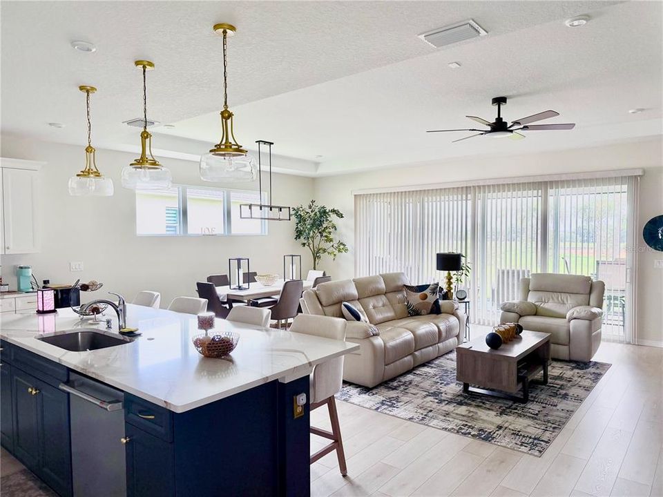 For Sale: $499,000 (2 beds, 2 baths, 1964 Square Feet)