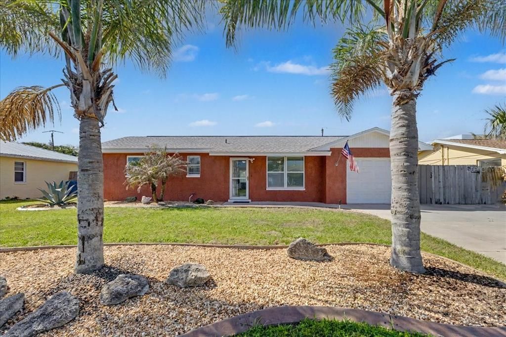 Active With Contract: $459,900 (3 beds, 2 baths, 1538 Square Feet)