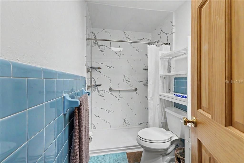 Active With Contract: $459,900 (3 beds, 2 baths, 1538 Square Feet)