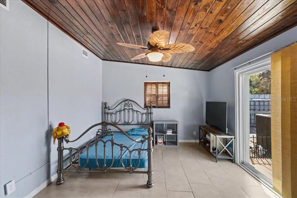 Active With Contract: $459,900 (3 beds, 2 baths, 1538 Square Feet)
