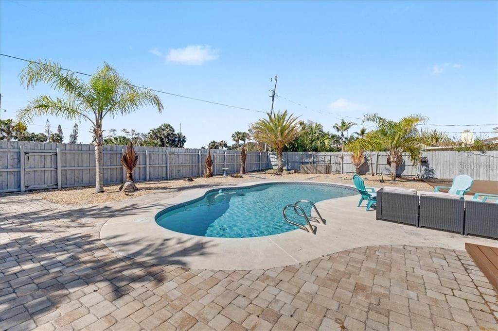 Active With Contract: $459,900 (3 beds, 2 baths, 1538 Square Feet)