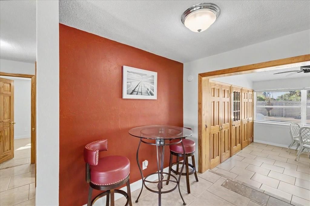Active With Contract: $459,900 (3 beds, 2 baths, 1538 Square Feet)