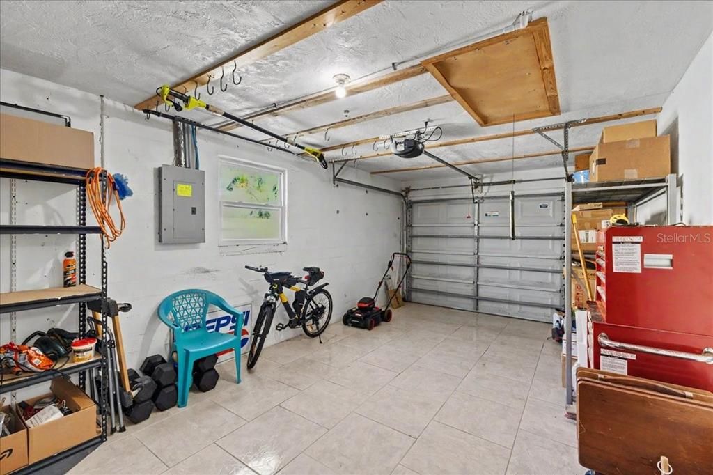 Active With Contract: $459,900 (3 beds, 2 baths, 1538 Square Feet)