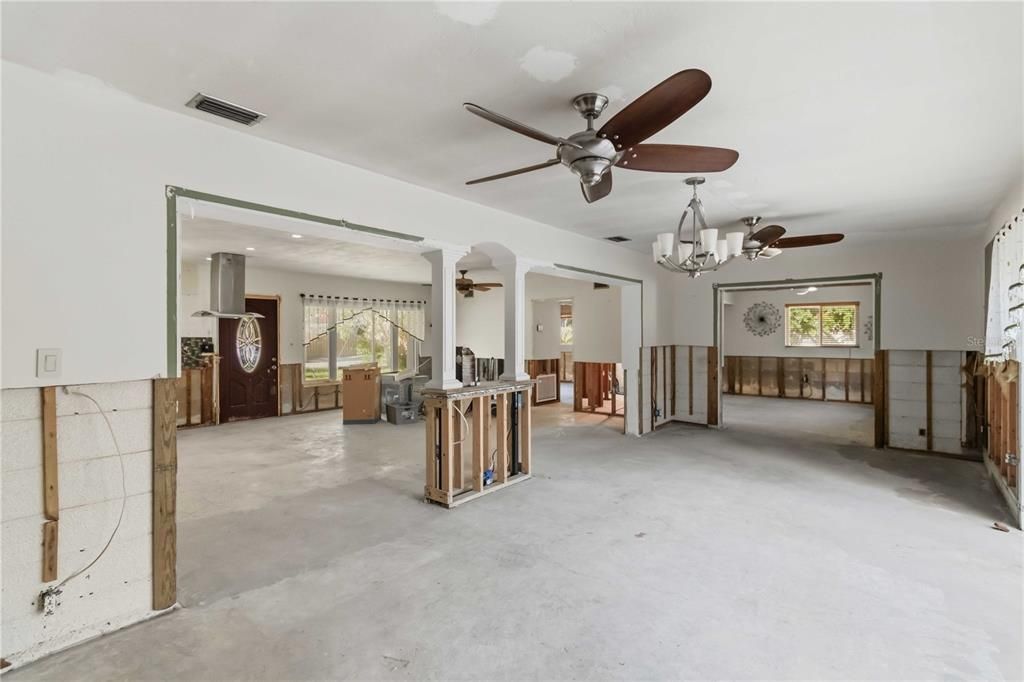 En Venta: $902,000 (3 camas, 2 baños, 1560 Pies cuadrados)