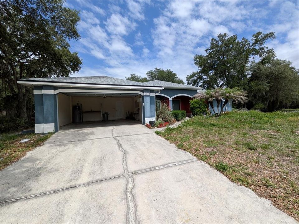 For Sale: $275,000 (3 beds, 2 baths, 1867 Square Feet)