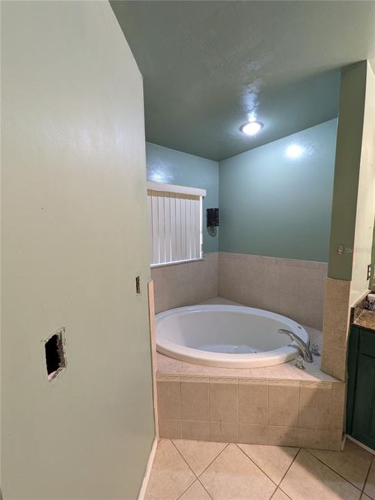 For Sale: $275,000 (3 beds, 2 baths, 1867 Square Feet)