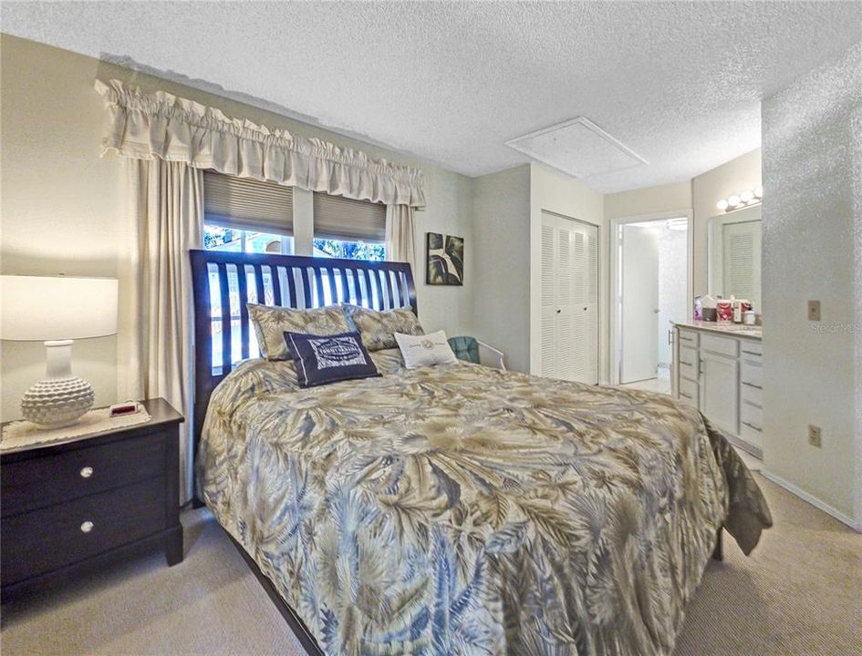 For Sale: $134,900 (2 beds, 2 baths, 840 Square Feet)