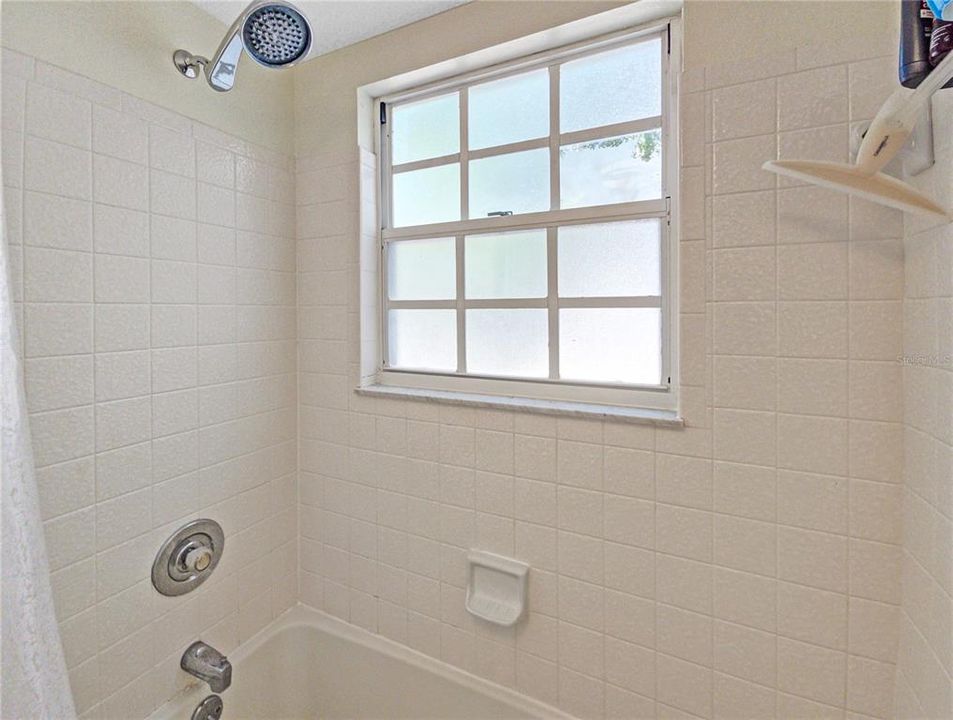 For Sale: $134,900 (2 beds, 2 baths, 840 Square Feet)