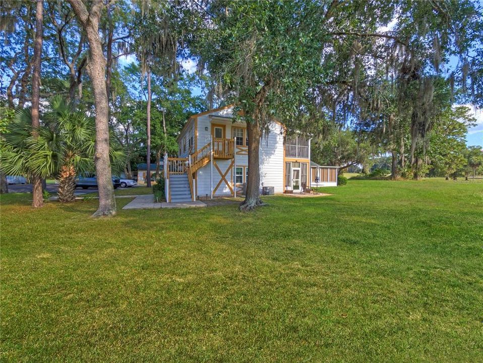 For Sale: $134,900 (2 beds, 2 baths, 840 Square Feet)