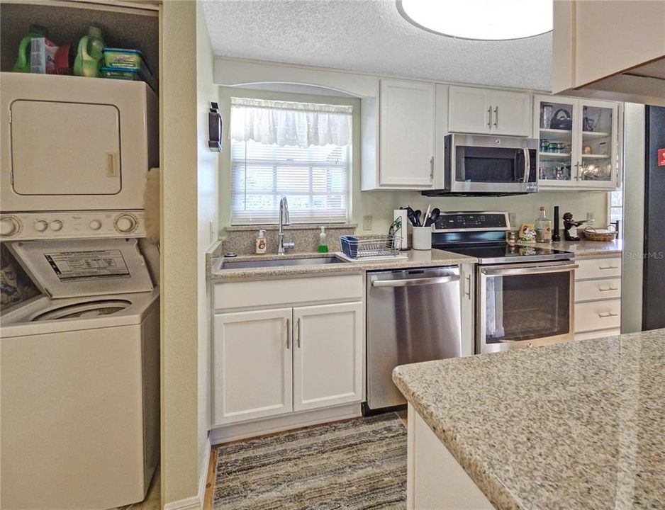 For Sale: $134,900 (2 beds, 2 baths, 840 Square Feet)
