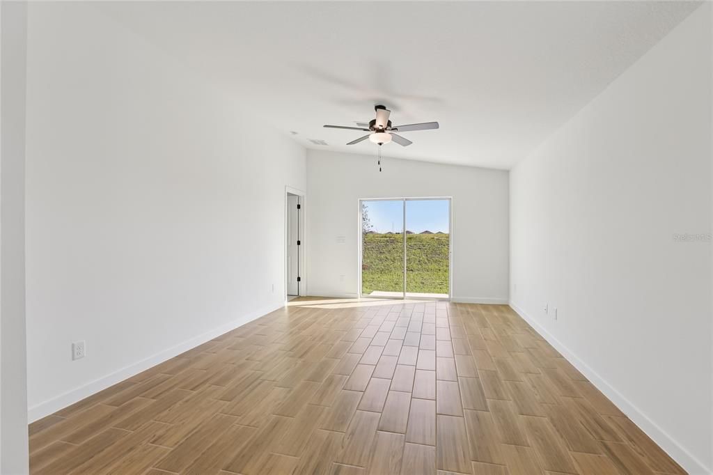 En Venta: $292,900 (3 camas, 2 baños, 1268 Pies cuadrados)