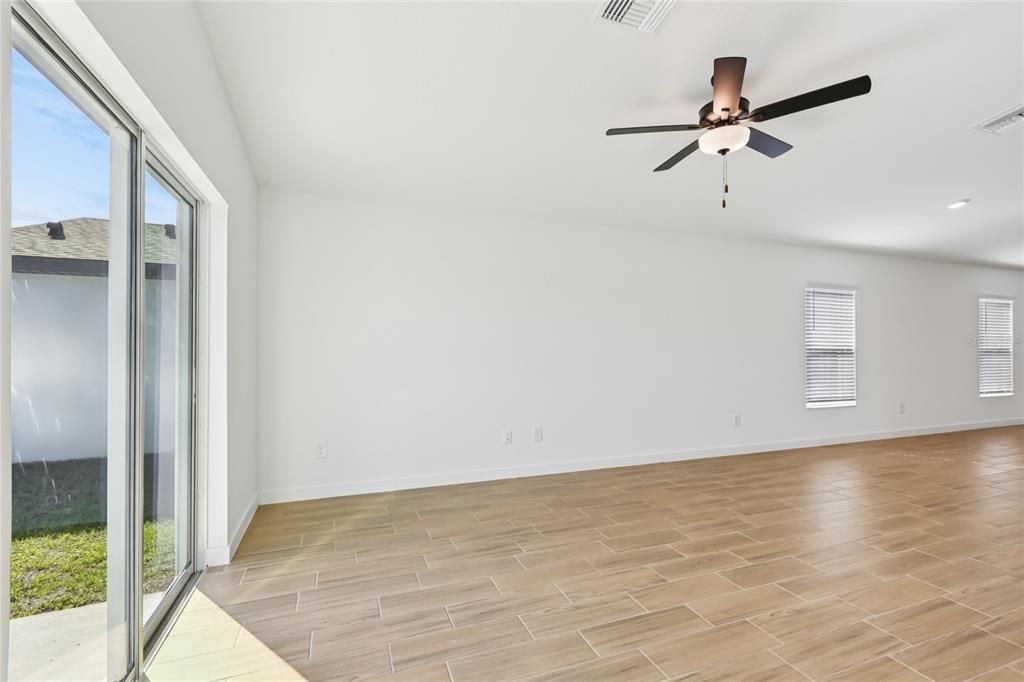 En Venta: $292,900 (3 camas, 2 baños, 1268 Pies cuadrados)