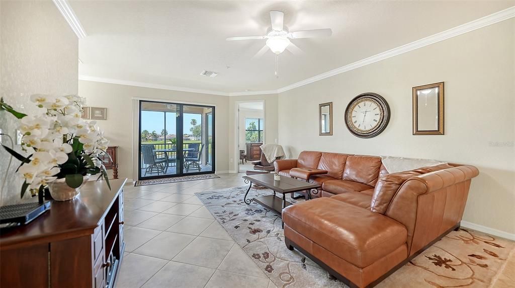 En Venta: $559,000 (3 camas, 2 baños, 2108 Pies cuadrados)