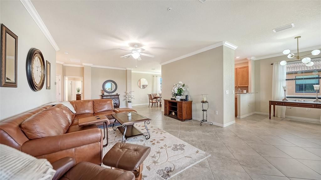 En Venta: $559,000 (3 camas, 2 baños, 2108 Pies cuadrados)