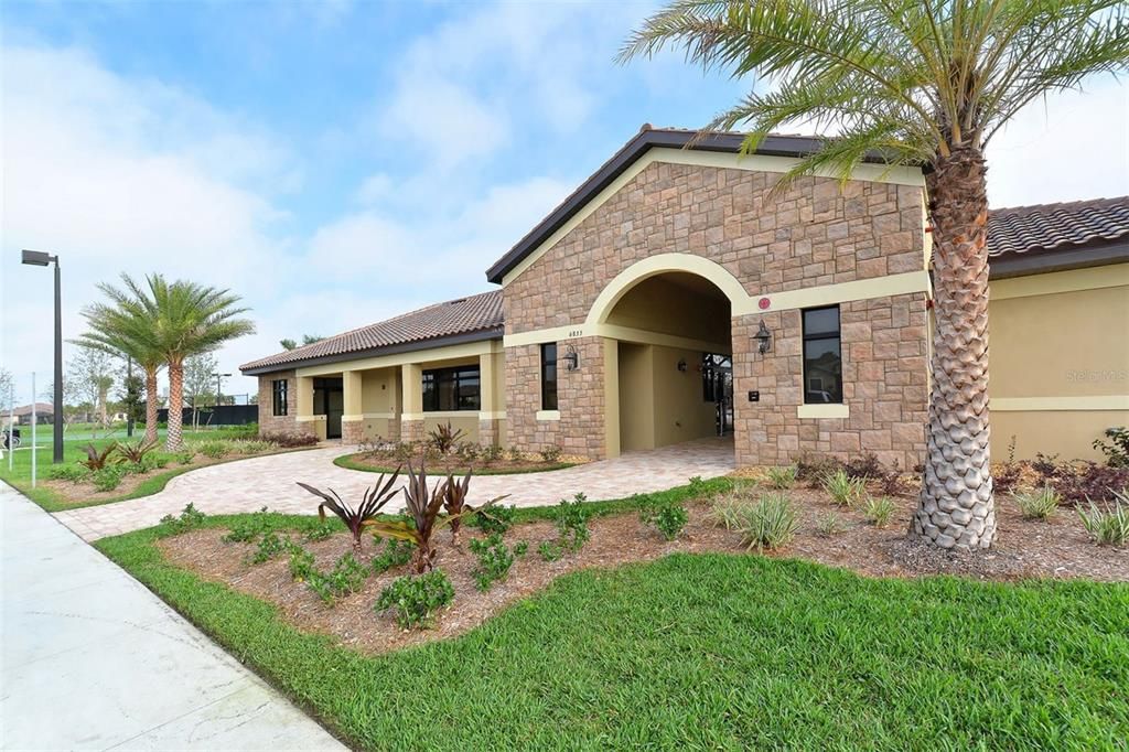 En Venta: $559,000 (3 camas, 2 baños, 2108 Pies cuadrados)