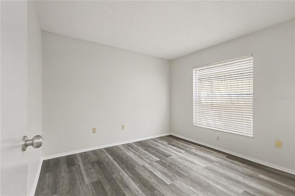 For Sale: $315,000 (3 beds, 2 baths, 1369 Square Feet)