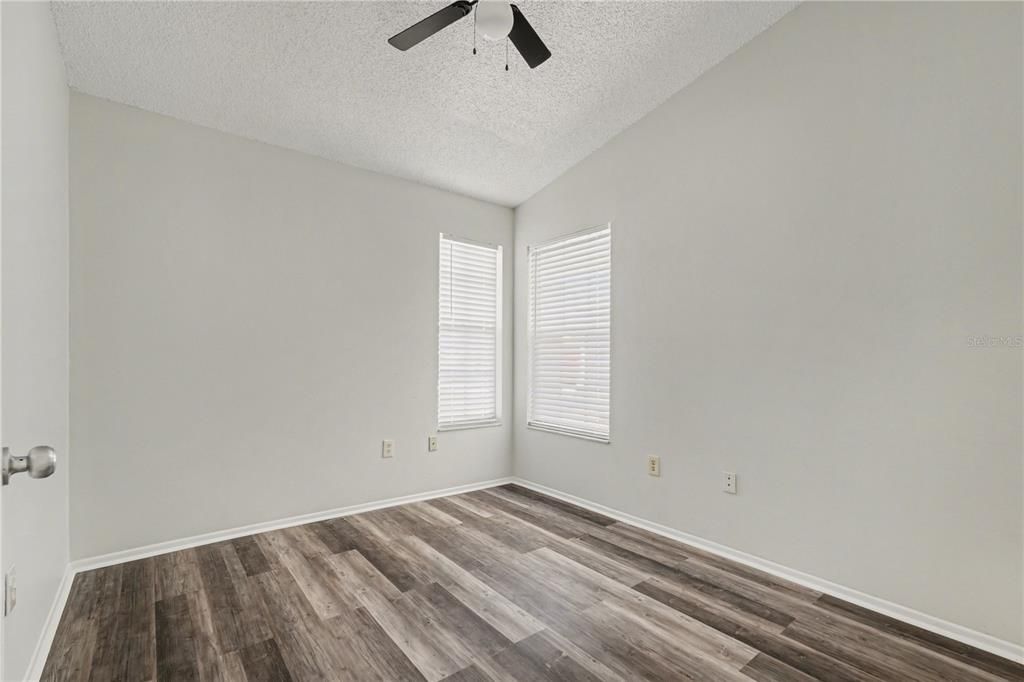 For Sale: $315,000 (3 beds, 2 baths, 1369 Square Feet)