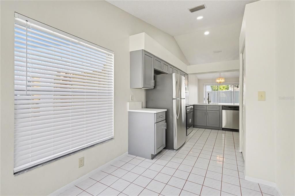 For Sale: $315,000 (3 beds, 2 baths, 1369 Square Feet)