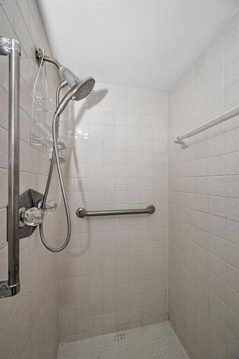На продажу: $120,000 (2 спален, 2 ванн, 984 Квадратных фут)
