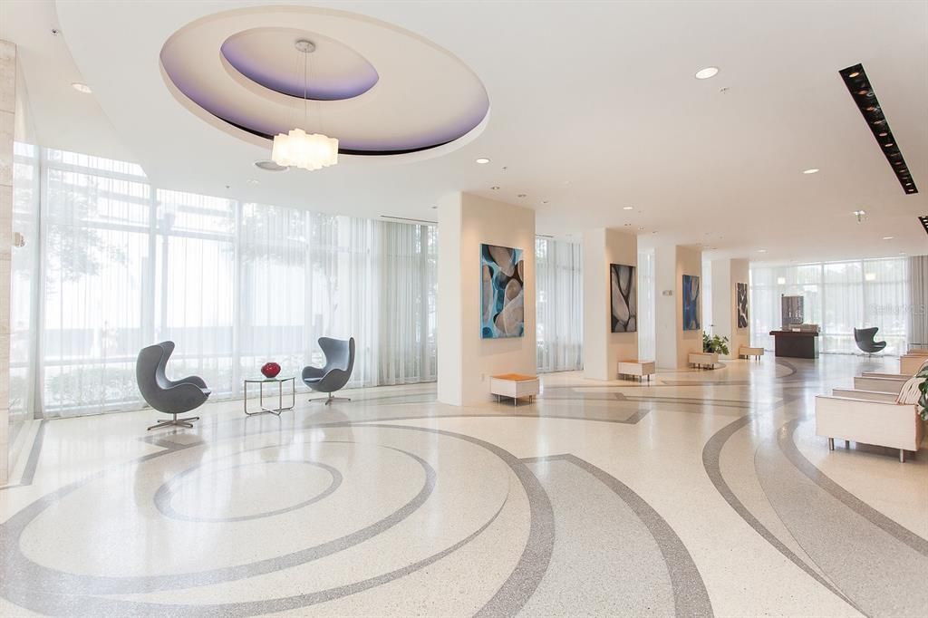 For Rent: $2,750 (1 beds, 1 baths, 921 Square Feet)