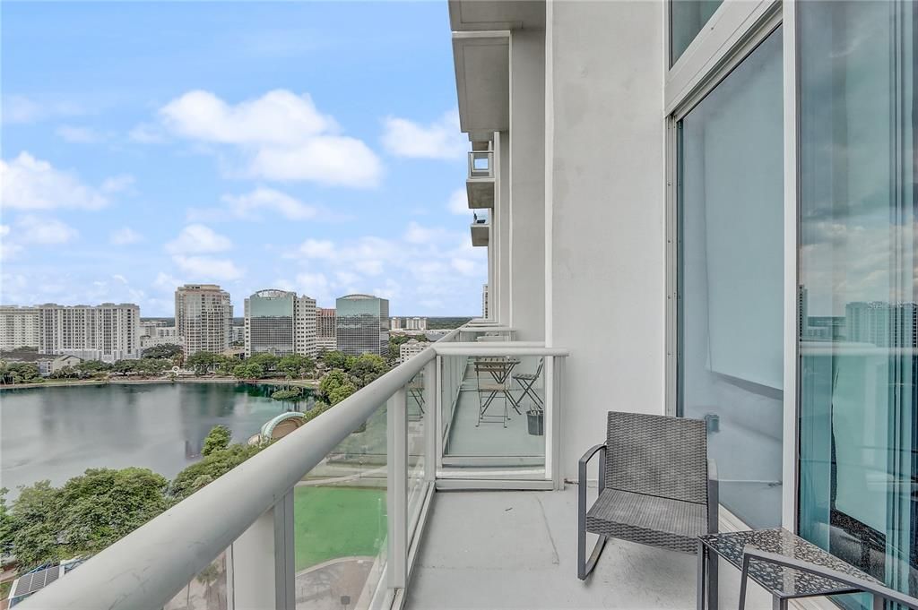 For Rent: $2,750 (1 beds, 1 baths, 921 Square Feet)