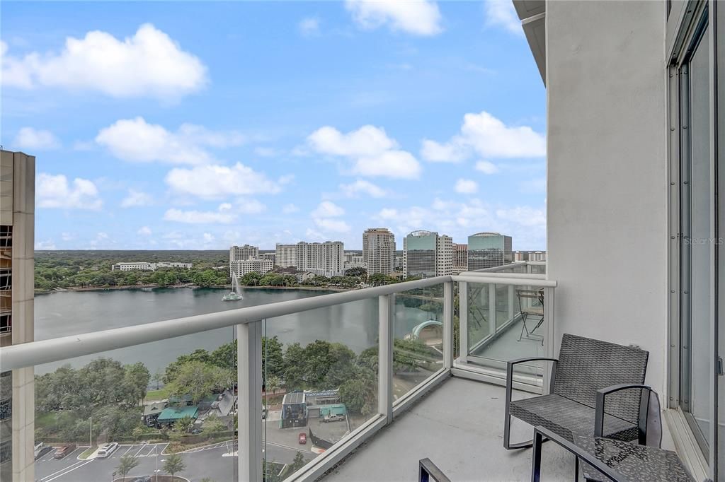 For Rent: $2,750 (1 beds, 1 baths, 921 Square Feet)