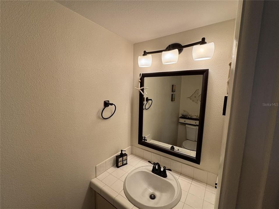 Active With Contract: $2,000 (2 beds, 2 baths, 1230 Square Feet)