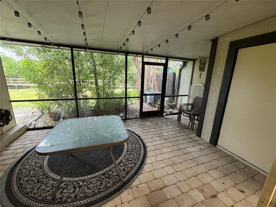 For Rent: $2,400 (2 beds, 2 baths, 1230 Square Feet)