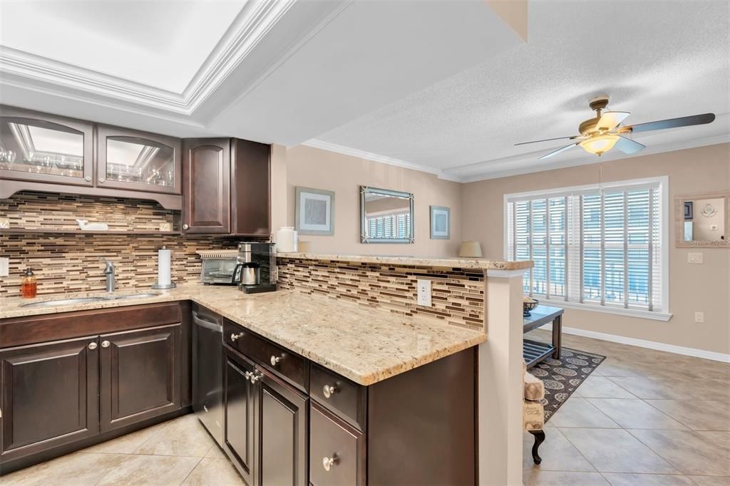 For Rent: $2,200 (1 beds, 1 baths, 619 Square Feet)
