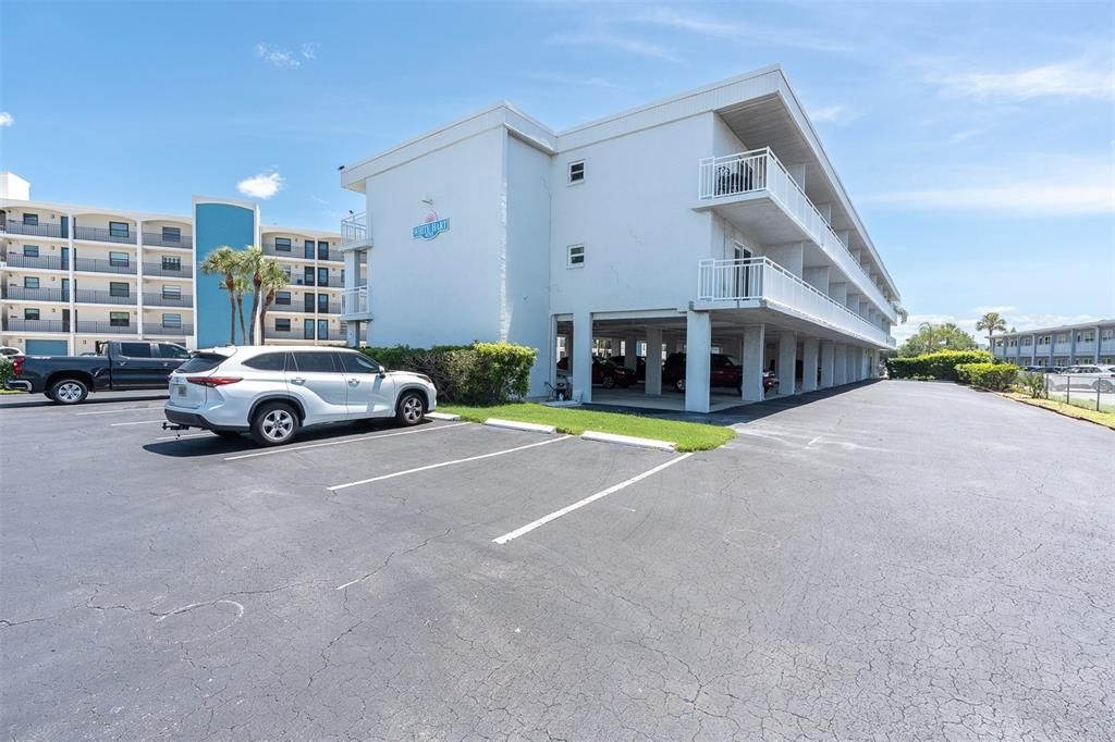 For Rent: $2,200 (1 beds, 1 baths, 619 Square Feet)