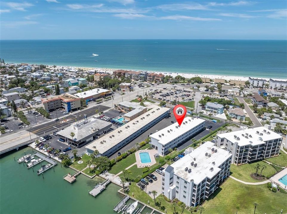 For Rent: $2,200 (1 beds, 1 baths, 619 Square Feet)
