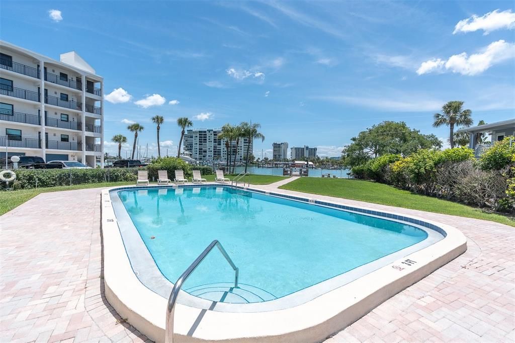 For Rent: $2,200 (1 beds, 1 baths, 619 Square Feet)