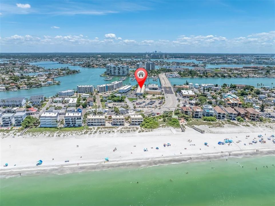 For Rent: $2,200 (1 beds, 1 baths, 619 Square Feet)