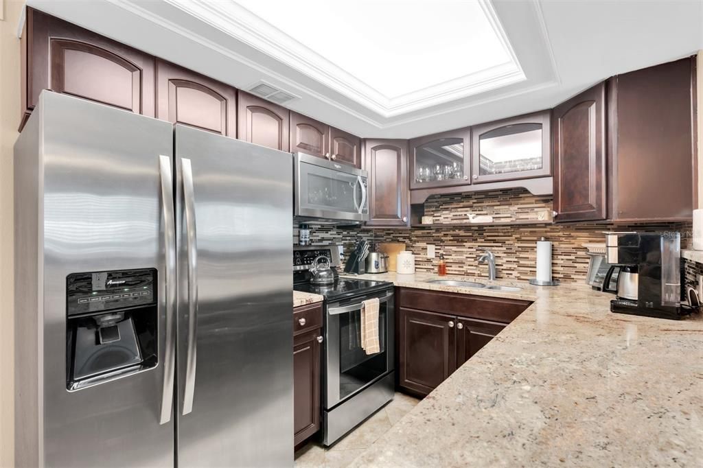 For Rent: $2,200 (1 beds, 1 baths, 619 Square Feet)