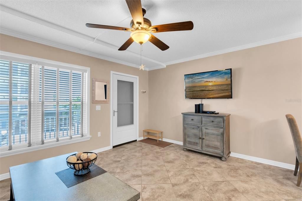 For Rent: $2,200 (1 beds, 1 baths, 619 Square Feet)