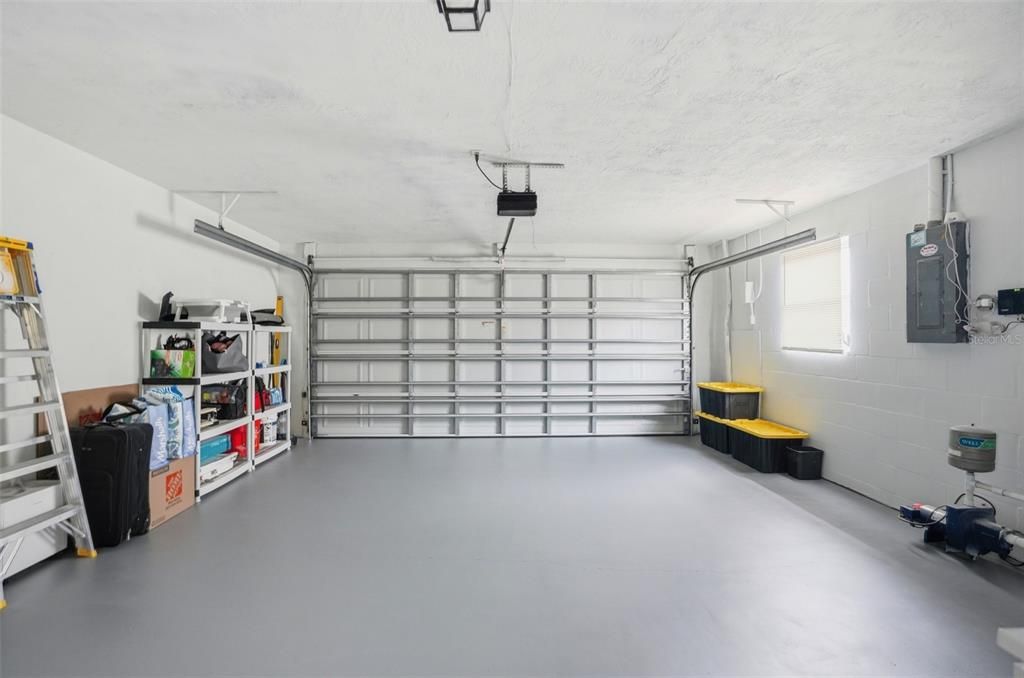 For Sale: $325,000 (3 beds, 2 baths, 1813 Square Feet)