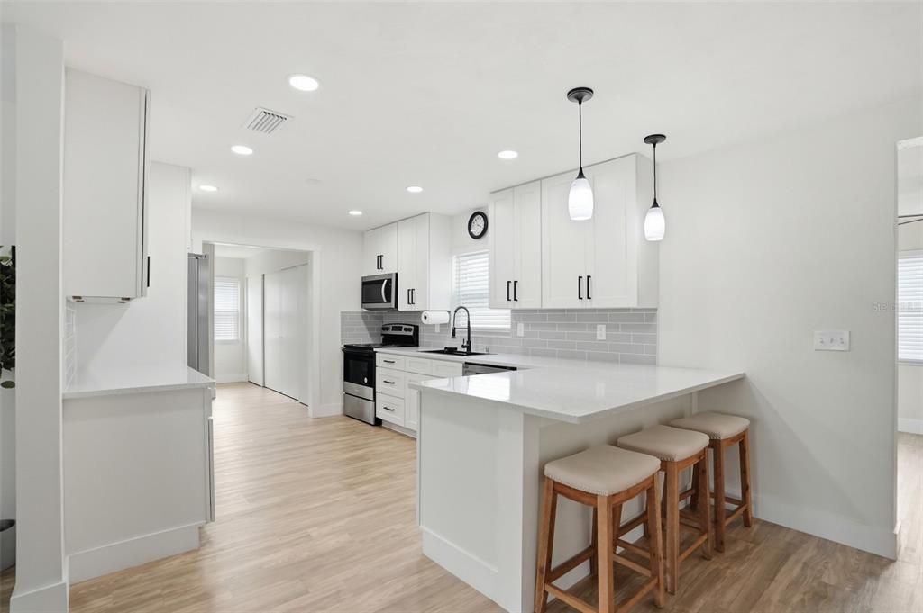 For Sale: $325,000 (3 beds, 2 baths, 1813 Square Feet)