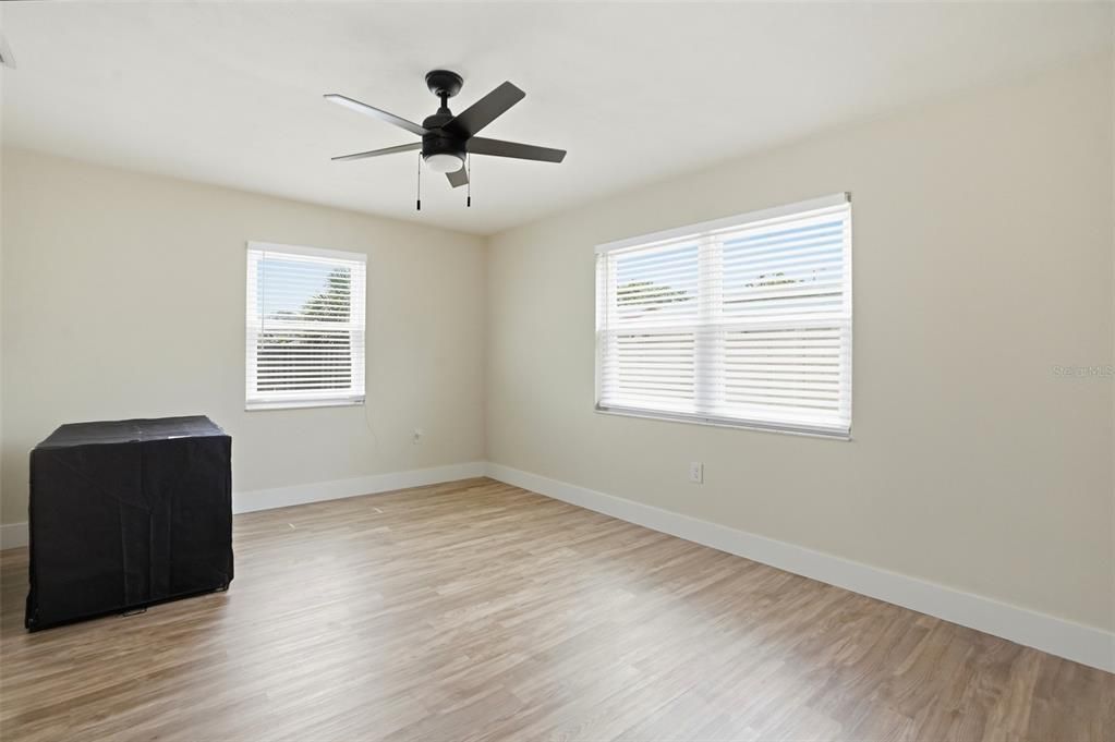 For Sale: $325,000 (3 beds, 2 baths, 1813 Square Feet)