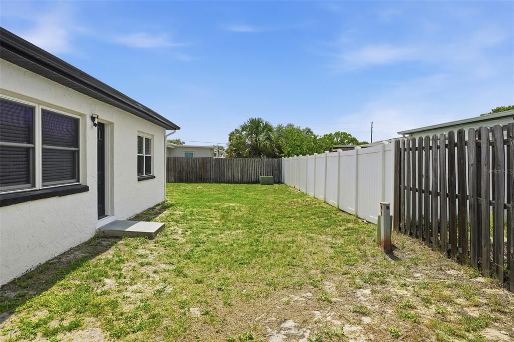For Sale: $325,000 (3 beds, 2 baths, 1813 Square Feet)