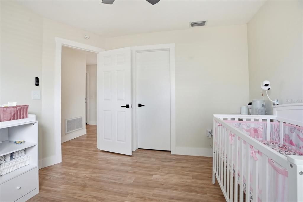 For Sale: $325,000 (3 beds, 2 baths, 1813 Square Feet)
